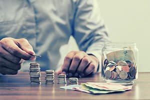 为什么选择EETRADE易投？极速交易+智能风控+全球牌照的AI交易平台